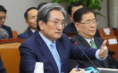 靑, 민정수석실 관련 의혹 확산에 "사실과 달라"…파장 예의주시