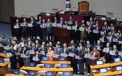 한국당 "與 민생법안 처리요구 거절"…필리버스터 강행 여론전