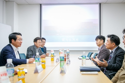 오세현 아산시장 "기업하기 좋은 도시 조성"...아산 한미에프쓰리 방문