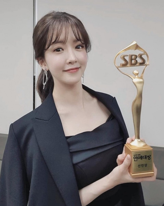 정인선 '2019 SBS 연예대상' 2관왕 /사진=씨제스엔터테인먼트 SNS