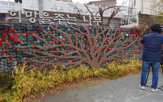 [종합]경찰, 전주 '얼굴 없는 천사' 성금 6000만원 훔쳐 달아난 용의자 검거