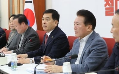 한국당 의원직 총사퇴 사실상 어려울 듯…홍준표 "지도부 사퇴하고 비대위 구성하라"