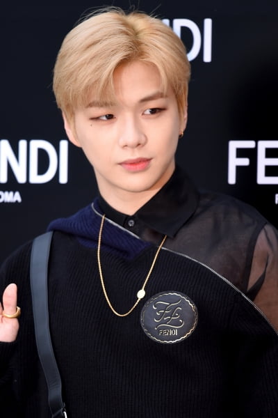 강다니엘, 악성 루머 유포자 고소장 접수 완료…"선처 없다" [공식]