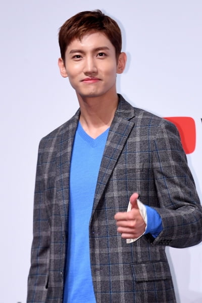 최강창민, 데뷔 16년 만에 첫 공개 연애…"비연예인과 교제 중" [공식]