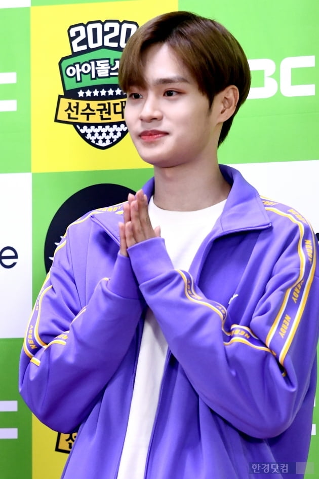 [포토] AB6IX 이대휘, '소녀팬 마음 흔드는 귀여움'