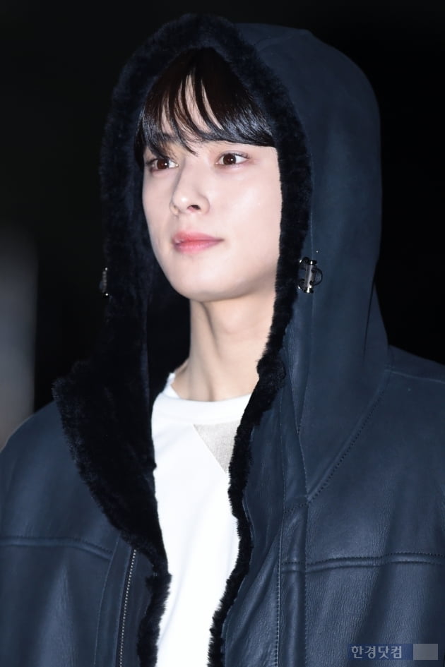 [포토] 아스트로 차은우, '모자를 써도 멋있어~'