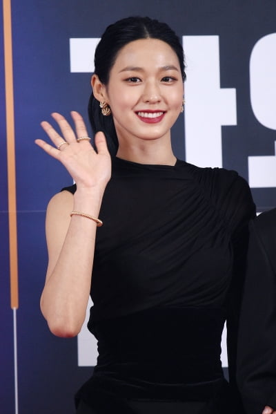 [포토] 설현, '블랙 스완 느낌'(SBS 가요대전)