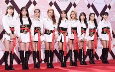 [포토] 우주소녀, '눈길 사로잡는 화려한 스타일' (2019 KBS 가요대축제)