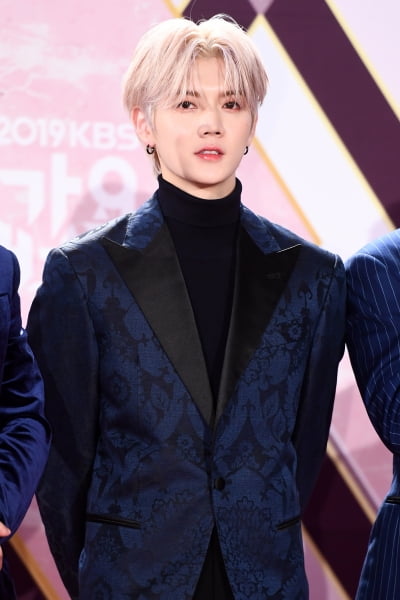 [포토] 뉴이스트 렌, '감탄을 부르는 멋진 모습' (2019 KBS 가요대축제)