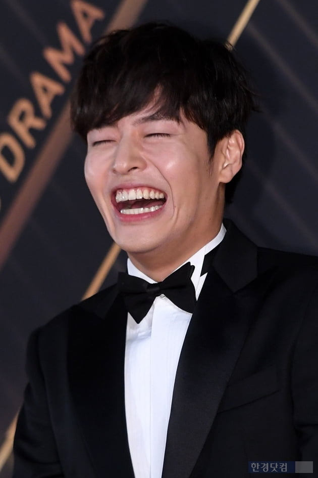 [포토] 강하늘, '사람 좋은 미소'(2019 KBS 연기대상)