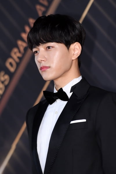 [포토] 김명수, '잘~생겼다'(2019 KBS 연기대상)