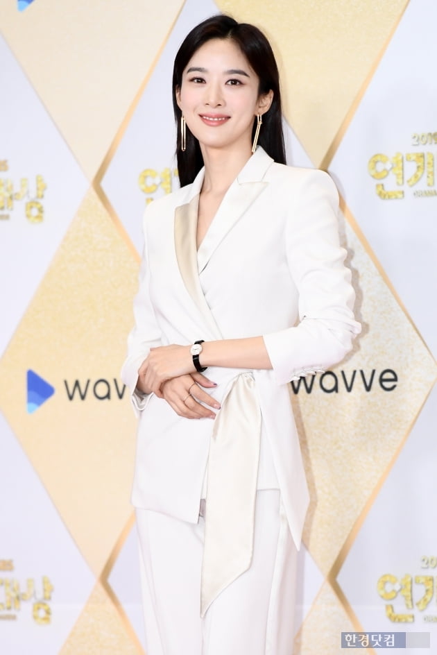 [포토] 이청아, '아름다운 미소~' (2019 SBS 연기대상)