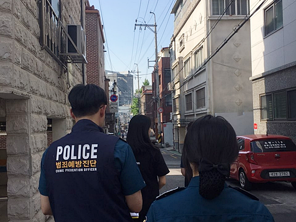 “여성 범죄, 이제 그만!” 경찰관과 대학가 합동 순찰하는 성신여대 총학생회 ‘ 징검다리’