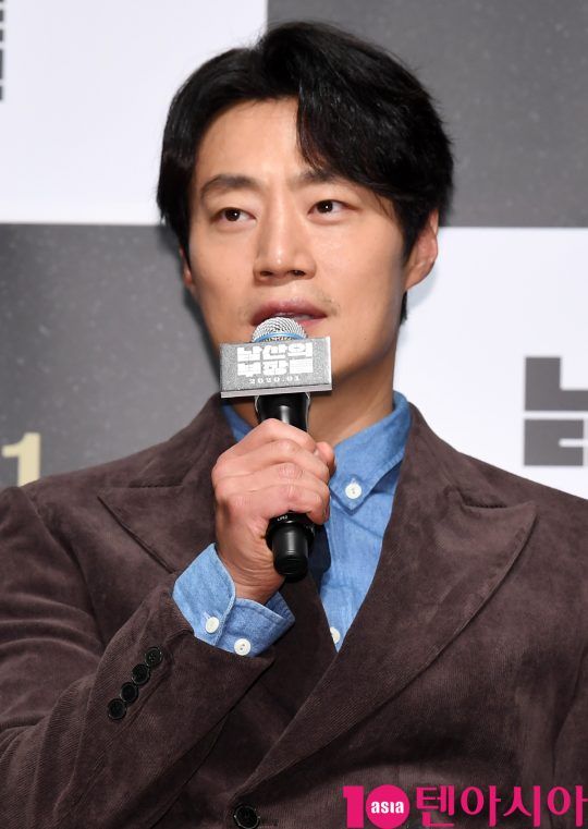 배우 이희준이 12일 오전 서울 신사동 압구정 CGV에서 열린 영화 ‘남산의 부장들’ 제작보고회에 참석하고 있다.
