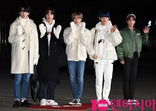 그룹 TXT가 20일 오전 서울 여의도 KBS 신관 공개홀에서 열린 KBS2 ‘뮤직뱅크'(뮤뱅) 리허설에 참석하고 있다.