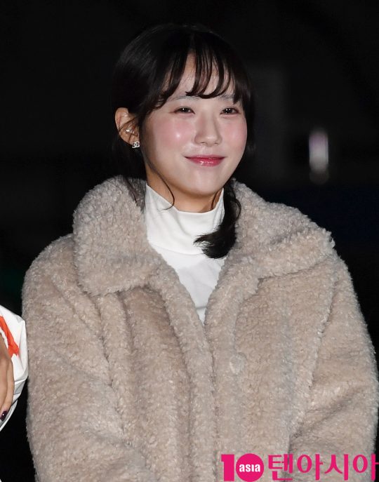 우주소녀 루다가 20일 오전 서울 여의도 KBS 신관 공개홀에서 열린 KBS2 ‘뮤직뱅크'(뮤뱅) 리허설에 참석하고 있다.