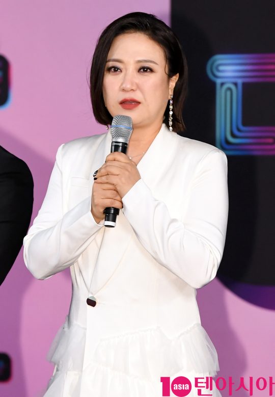 김숙이 21일 오후 서울 여의도동 KBS본관에서 열린 ‘2019 KBS 연예대상’ 레드카펫 행사에 참석하고 있다.