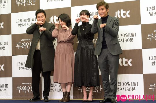 배우 윤경호(왼쪽부터), 장혜진, 김미수, 안내상