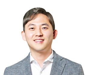 "발명가주의 벗어나 시장반응 고려하고 소통하라"