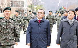 유남석 헌법재판소장, 수도기계화보병사단 방문