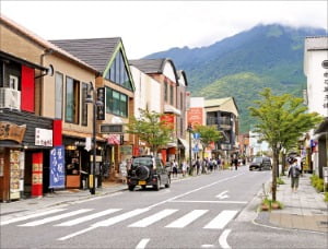 불매 운동으로 한국 관광객이 사라진 일본 관광지. 