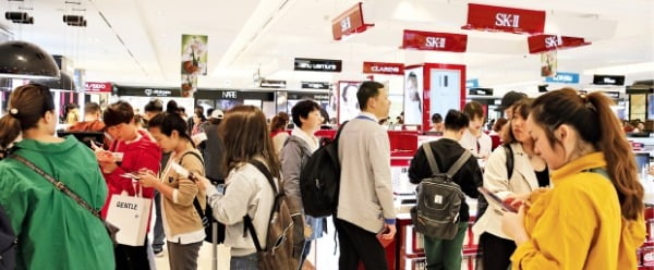 곧 떠나시나요?…잊지말고 챙기세요 '면세점 간편결제 혜택'