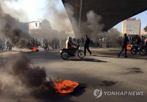 트럼프 "이란 시위서 수천명 피살"…이란 "새빨간 거짓"(종합2보)