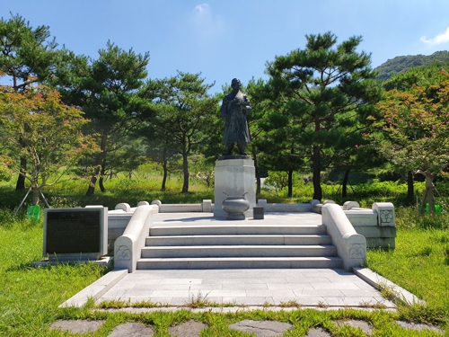 단재 신채호 선생 동상 서대전광장으로…대전역광장은 무산