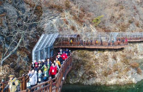 단양군 "18개 관광지 방문객 2년 만에 1천만명 재돌파"