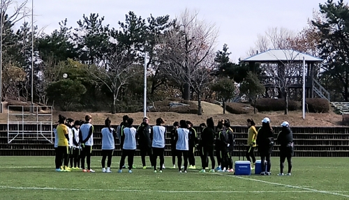 '열정·소통·집중' 강조하는 벨 감독…女축구 훈련장엔 '활기'