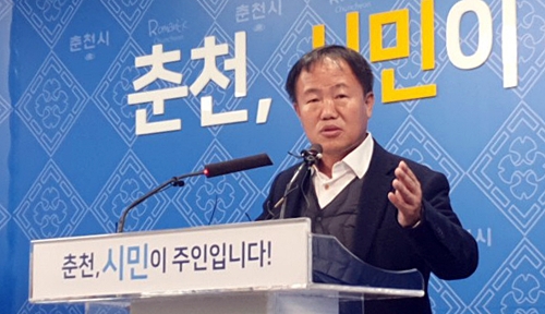 이재수 춘천시장, 새 차량에 안마시트 설치 물의 사과