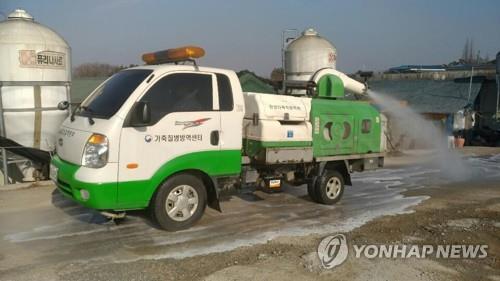 충북도, AI 예방 위해 가금류 축산시설 소독실태 점검