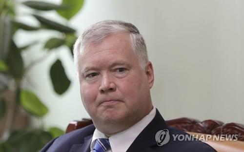 美비건 "北상황 엄중, 안보리 단합해야"…이사국들과 오찬회동