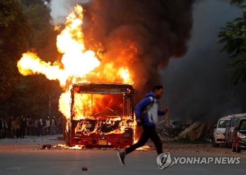 印 시민권법 개정 반대시위 확산…"사망자 6명으로 늘어"(종합)