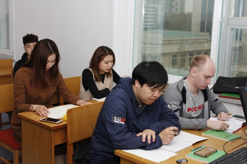 김일성大 유학생, 어떻게 지내나…"물물교환 등 상행위 금지"