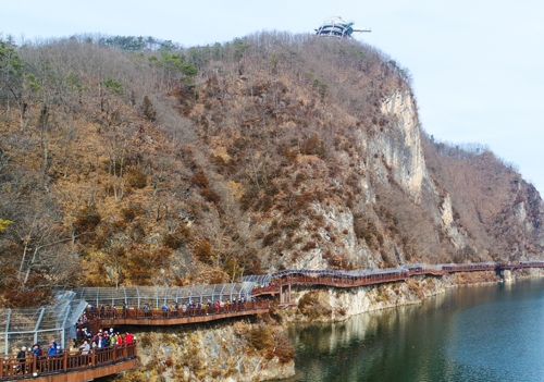 "'한국관광의 별 단양' 만천하스카이워크 보고 잔도 걸으세요"