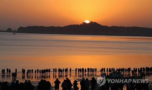 '송구영신' 대전·충남 곳곳서 해넘이·해맞이 행사 다채