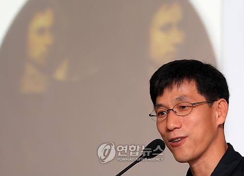 진중권 "문 대통령 진정성 믿지만…간신 너무 많다"(종합2보)