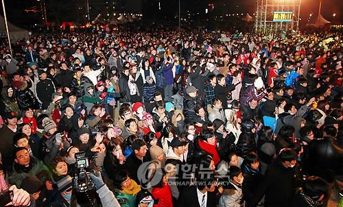 "아듀 2019"…세밑 한파에도 해넘이·해돋이 명소 후끈