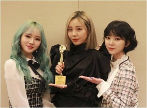 레이디스 코드, 대한민국 문화연예대상 K팝 가수상 수상...&#34;리세·은비 고마워&#34;