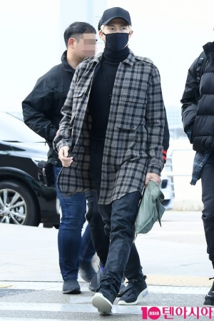 [TEN PHOTO] 방탄소년단 RM &#39;멋짐 가득한 출국길&#39;