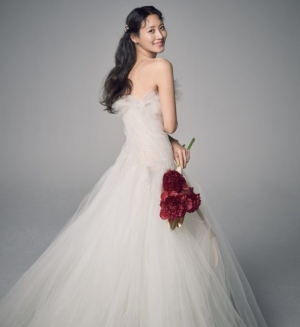 &#39;차민근♥&#39; 수현, 웨딩 화보 공개…아름다운 12월의 신부