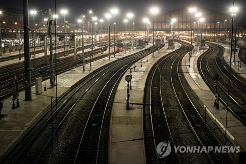 프랑스 전국 250곳서 연금개편 저지 집회·총파업