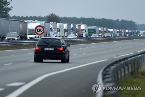 佛 운수노조, 디젤세 인상 반대 고속도로 차로점거 투쟁