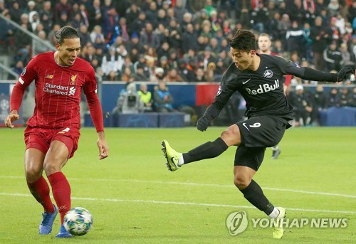 '황희찬 풀타임' 잘츠부르크, 리버풀에 져 UCL 16강행 좌절