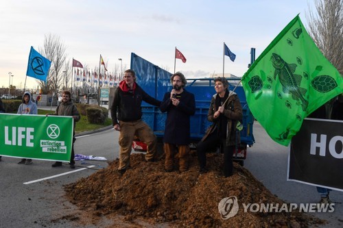 "지구가 불타고 있는데"…유엔기후총회, 마감일 넘겨서도 '진통'