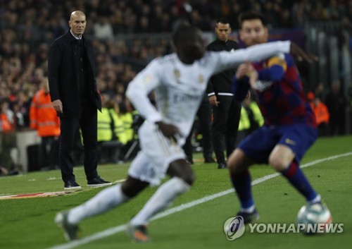 김 빠진 시즌 첫 엘클라시코…17년만에 0-0 무승부