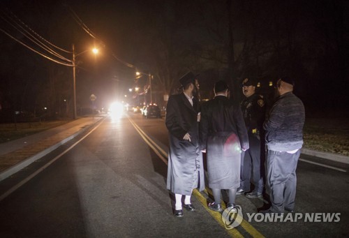 미국서 반유대인 범죄 기승…뉴욕주 종교행사에 흉기난동