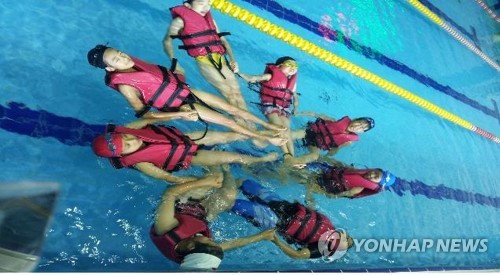 학교 운동장서 생존수영 교육…경기교육청 '이동식 풀' 도입