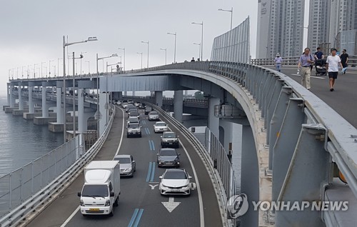 차량정체 유발 광안대교 행사 올해만 7차례 "축소해야"